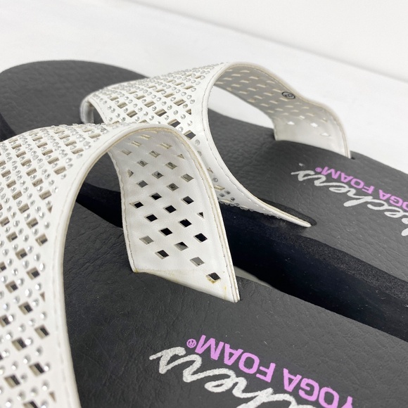 Skechers Yoga Foam White Rhinestone Platform Flip Flop Sandals Sz 9 - Picture 6 of 12